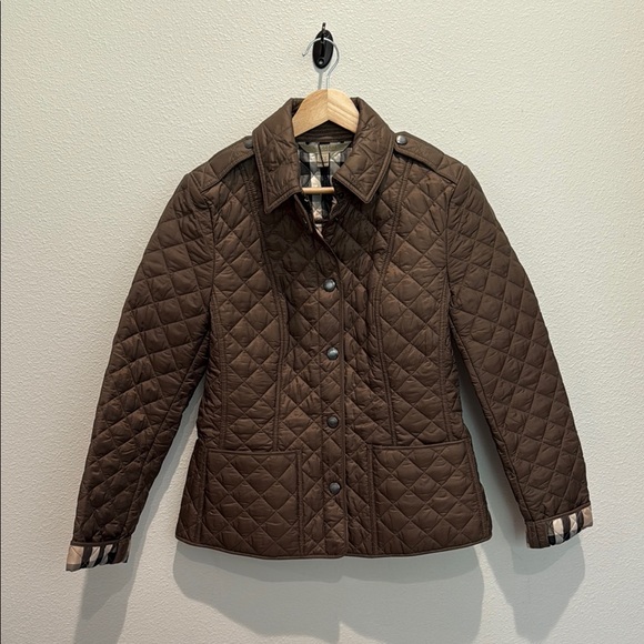 New Burberry Brown Puffer Jacket with Quilted Design - Picture 1 of 3
